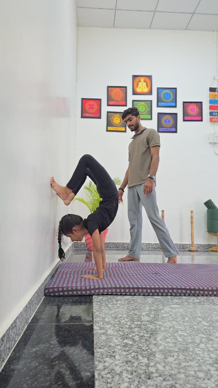 Advanced yoga practice at Raj Yogashala
